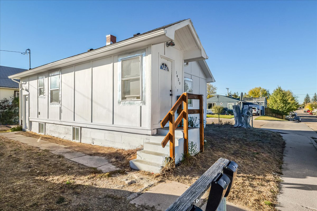 Cheyenne, Wyoming, 82001, United States, 4 Bedrooms Bedrooms, ,4 BathroomsBathrooms,Residential,For Sale,1978140