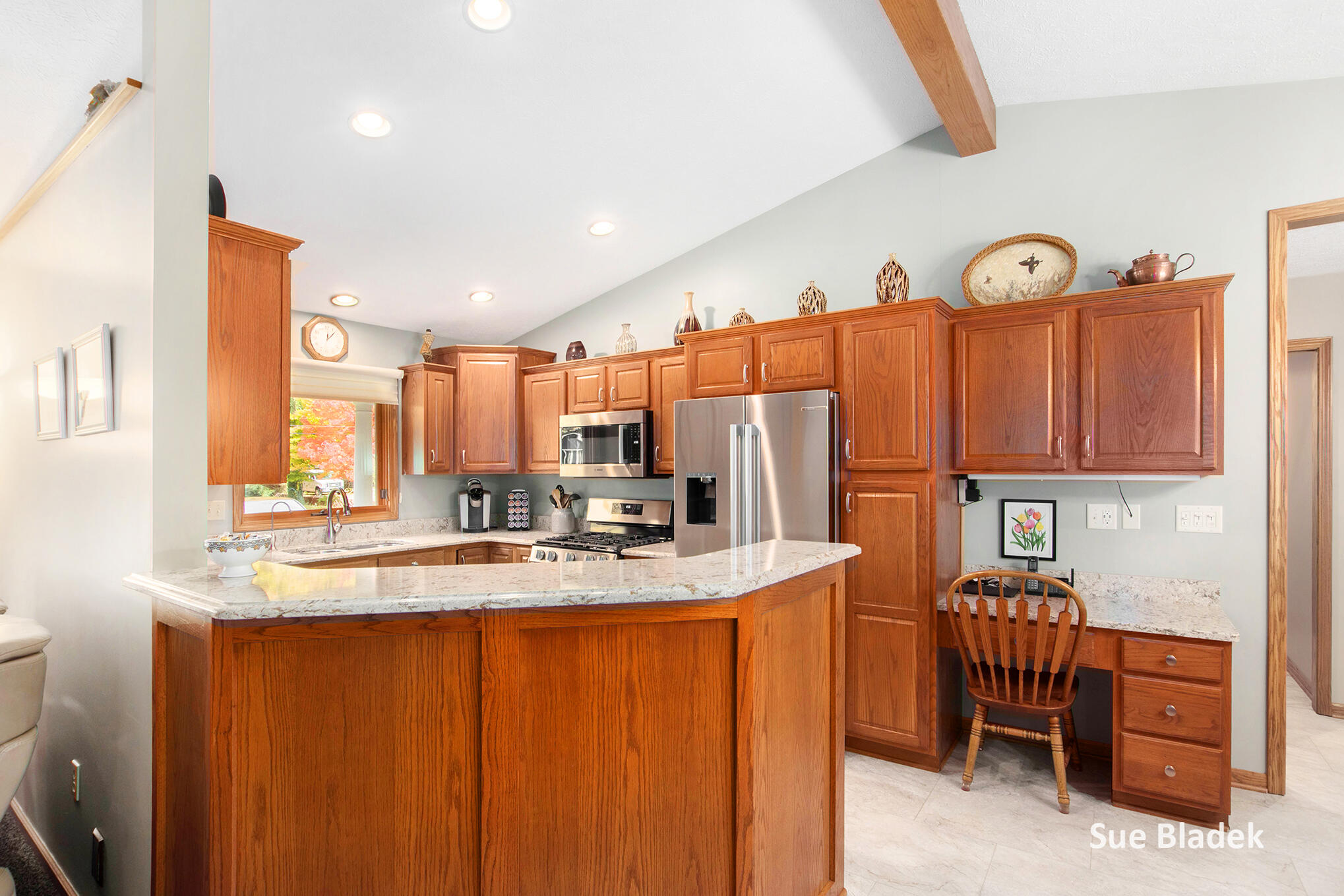 Holland, Michigan, 49424, United States, 3 Bedrooms Bedrooms, ,3 BathroomsBathrooms,Residential,For Sale,1989003