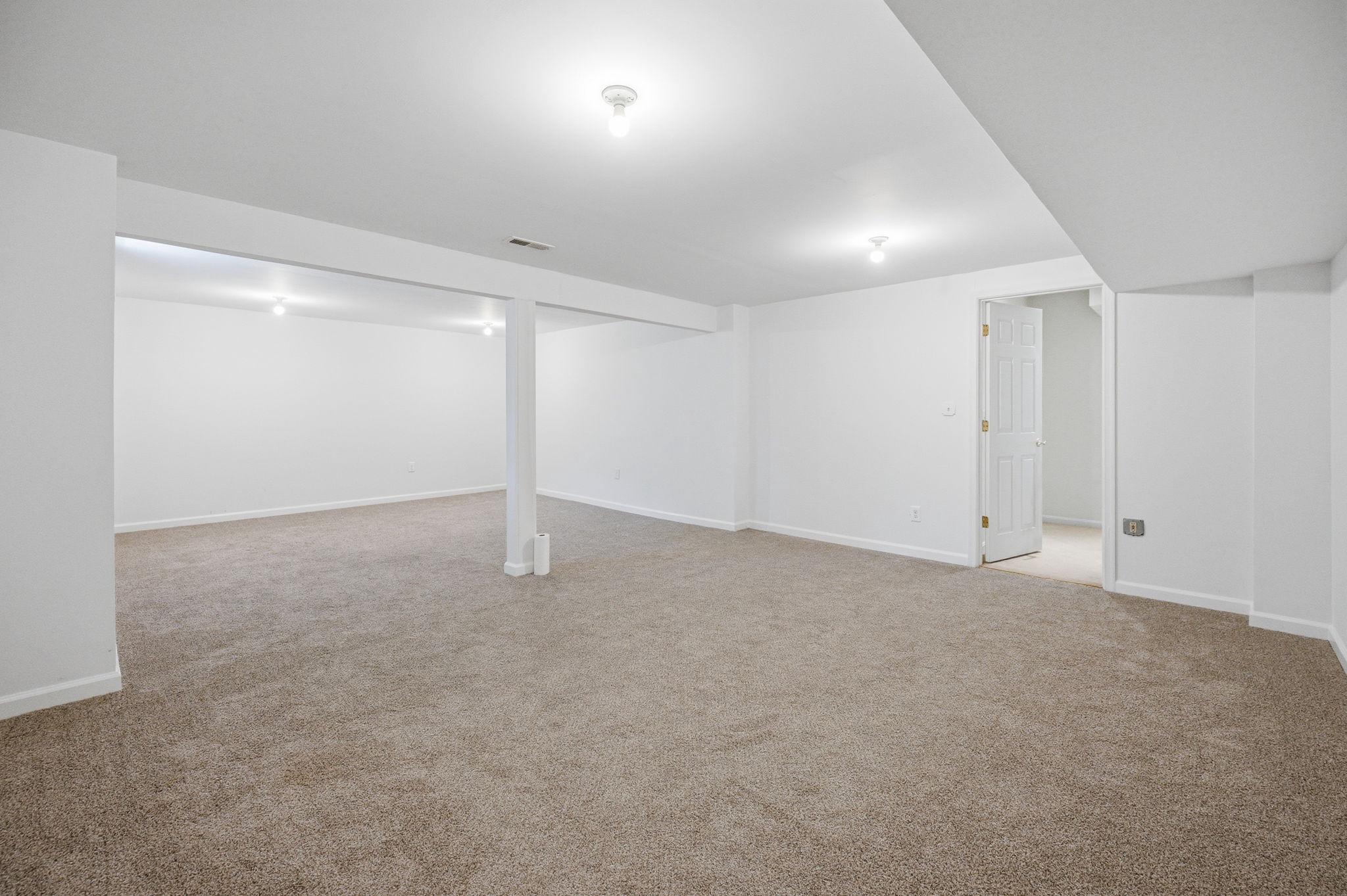 Triangle, Virginia, 22172, United States, 5 Bedrooms Bedrooms, ,4 BathroomsBathrooms,Residential,For Sale,2048381