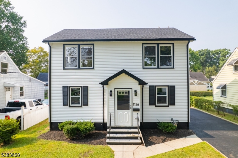 Rahway City, New Jersey, 07065, United States, 4 Bedrooms Bedrooms, ,4 BathroomsBathrooms,Residential,For Sale,1942005