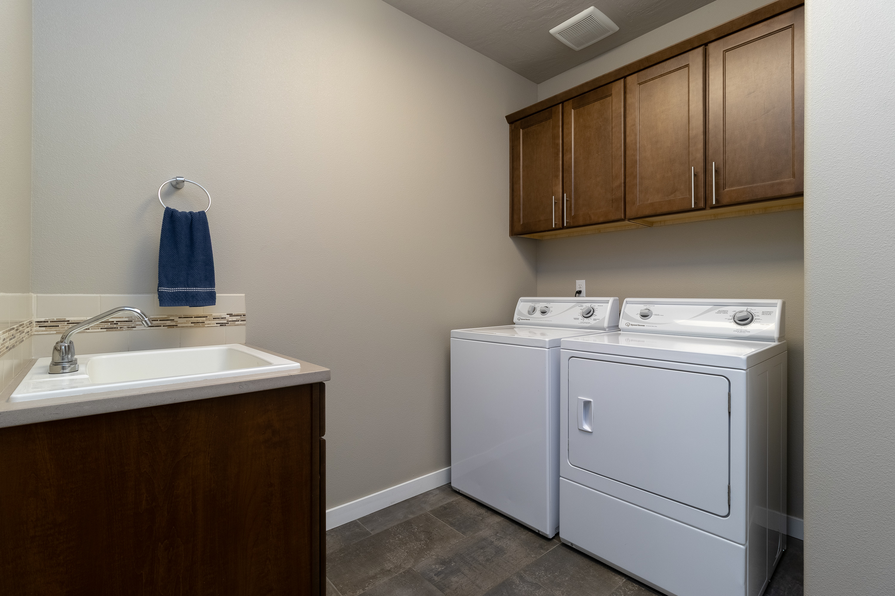  2525 Wedgewood Rd - 物件實景