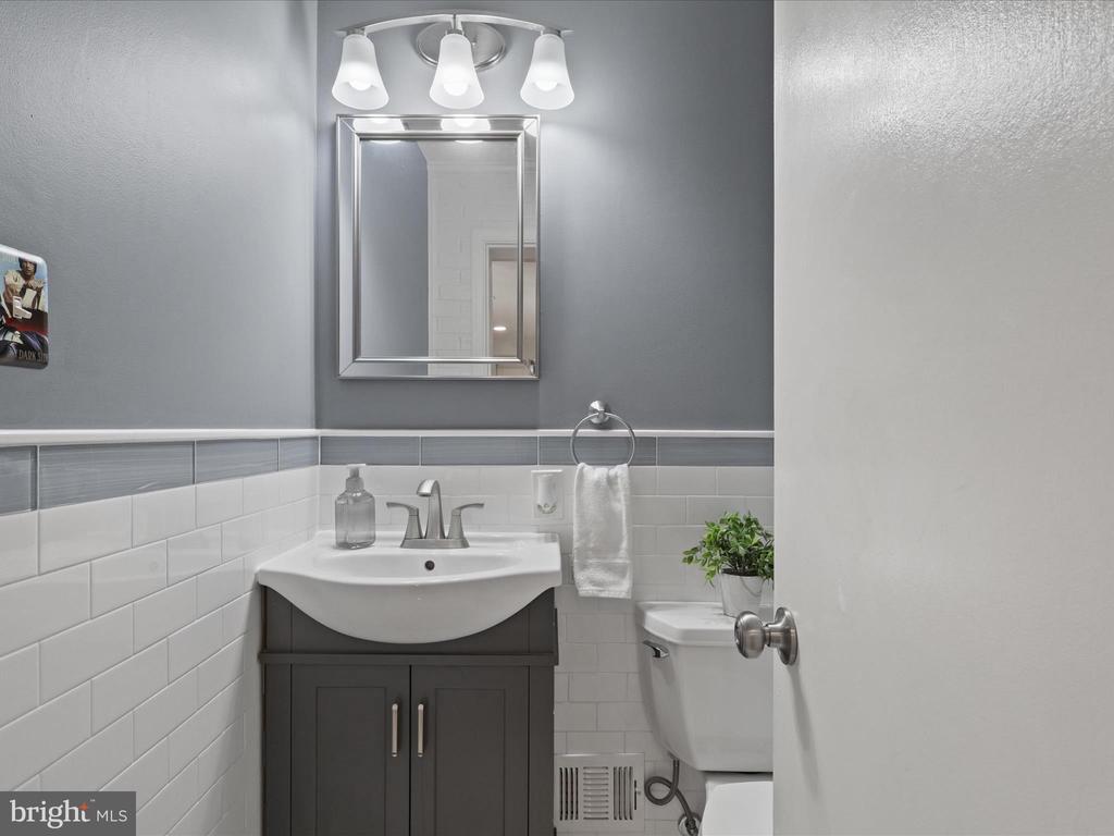 Springfield, Virginia, 22152, United States, 4 Bedrooms Bedrooms, ,3 BathroomsBathrooms,Residential,For Sale,1921904