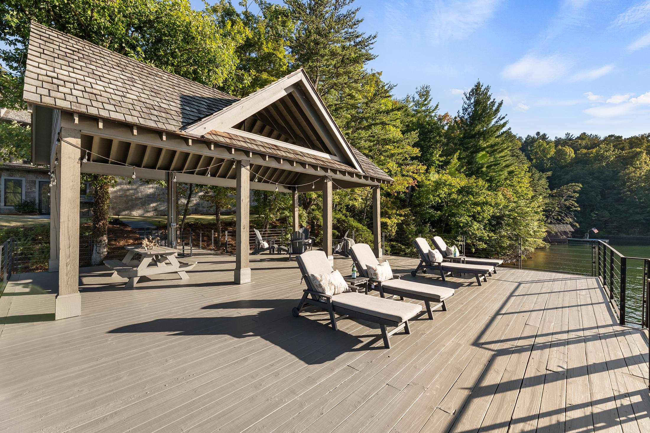  Breathtaking Lake Burton Views from an Exceptional Custom Lakehouse - 物件實景