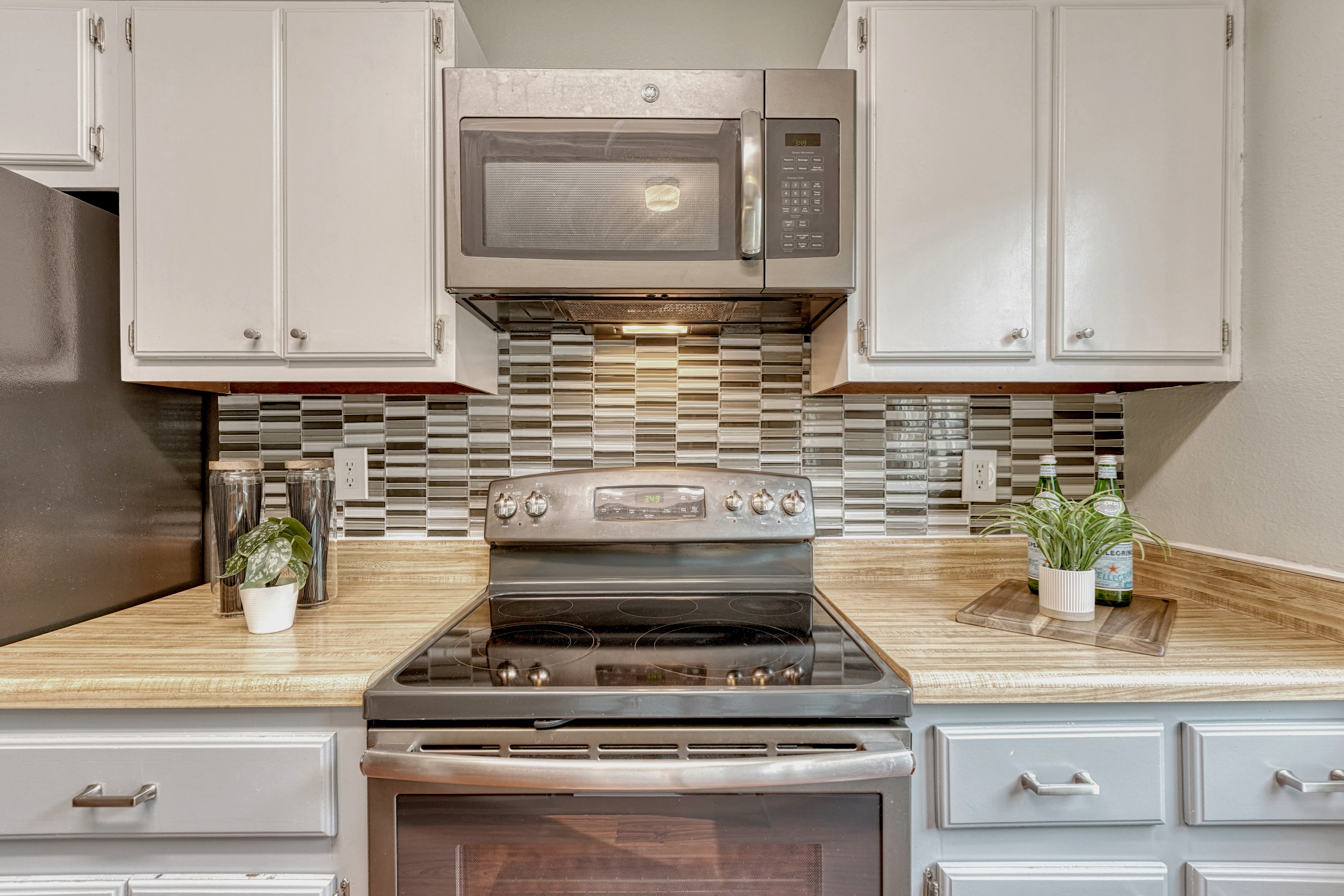  Sunlit Townhouse with Mountain Views & Private Patio - 物件實景