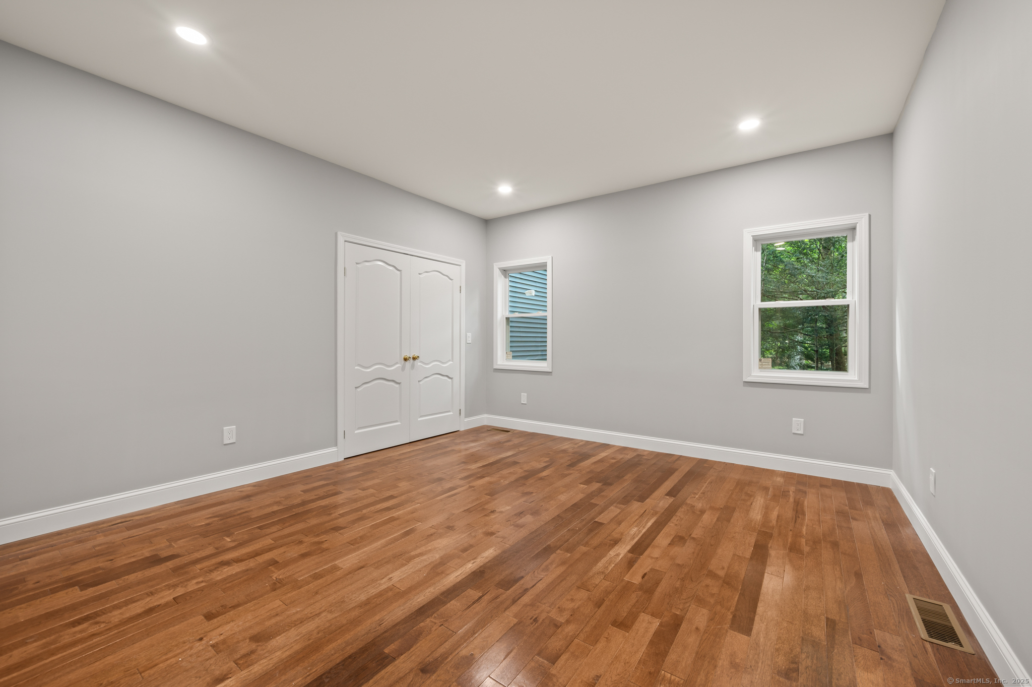 Simsbury, Connecticut, 06092, United States, 4 Bedrooms Bedrooms, ,3 BathroomsBathrooms,Residential,For Sale,1872405
