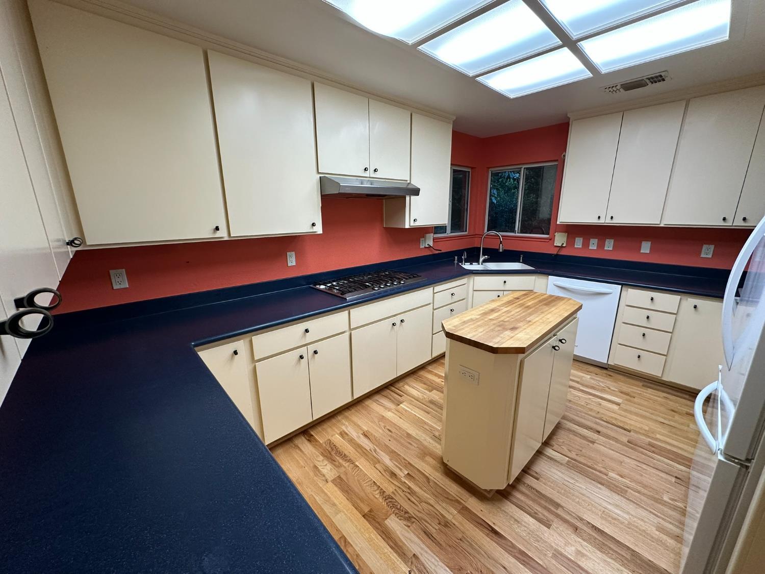 Davis, California, 95616, United States, 3 Bedrooms Bedrooms, ,3 BathroomsBathrooms,Residential,For Sale,1846726