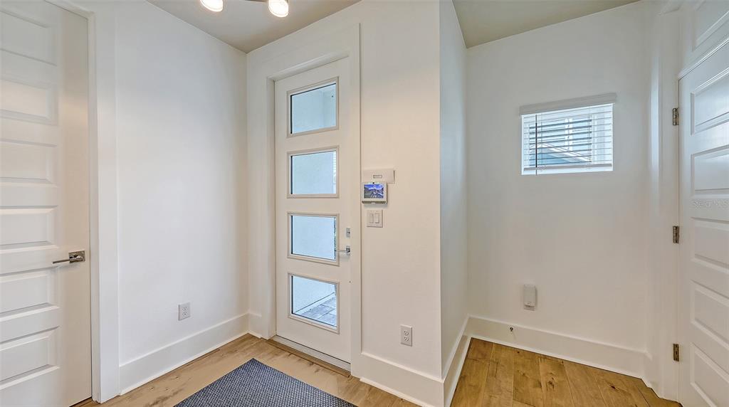 Sarasota, Florida, 34236, United States, 3 Bedrooms Bedrooms, ,4 BathroomsBathrooms,Residential,For Sale,1986560