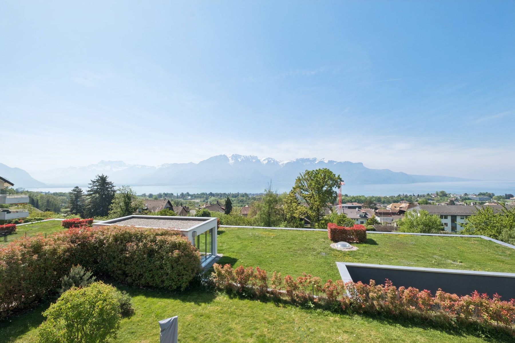  Timeless elegance and commanding lake views - 物件實景