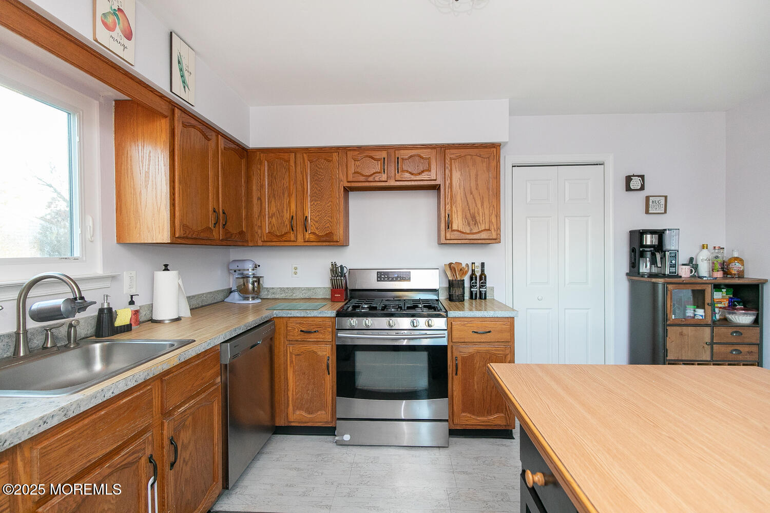 Howell, New Jersey, 07731, United States, 3 Bedrooms Bedrooms, ,2 BathroomsBathrooms,Residential,For Sale,1999516