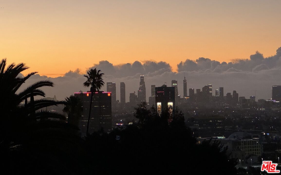 Los Angeles, California, 90068, United States, 3 Bedrooms Bedrooms, ,3 BathroomsBathrooms,Residential,For Sale,1794796