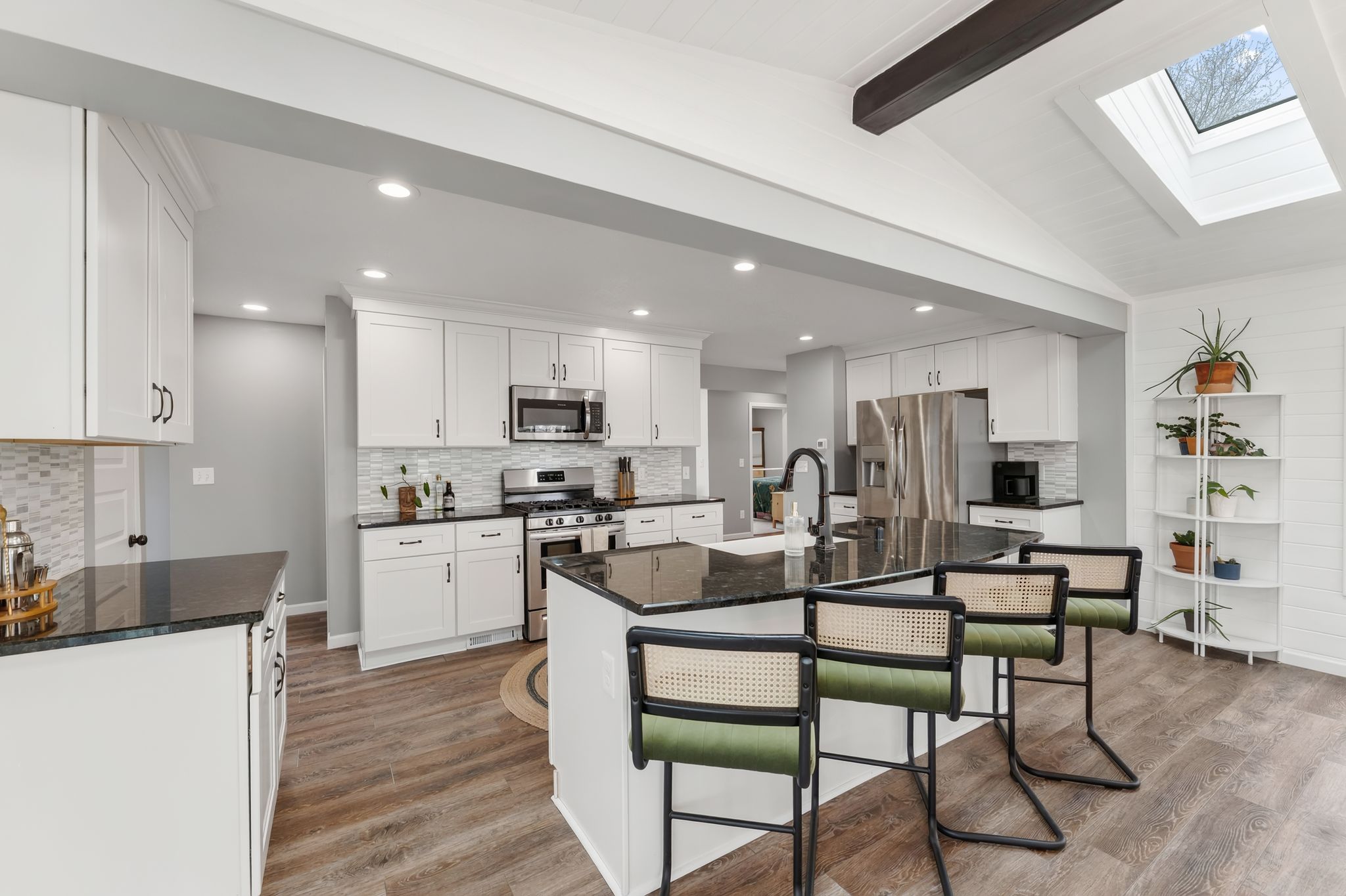  Stylish Renovation Meets Classic Charm - 物件實景