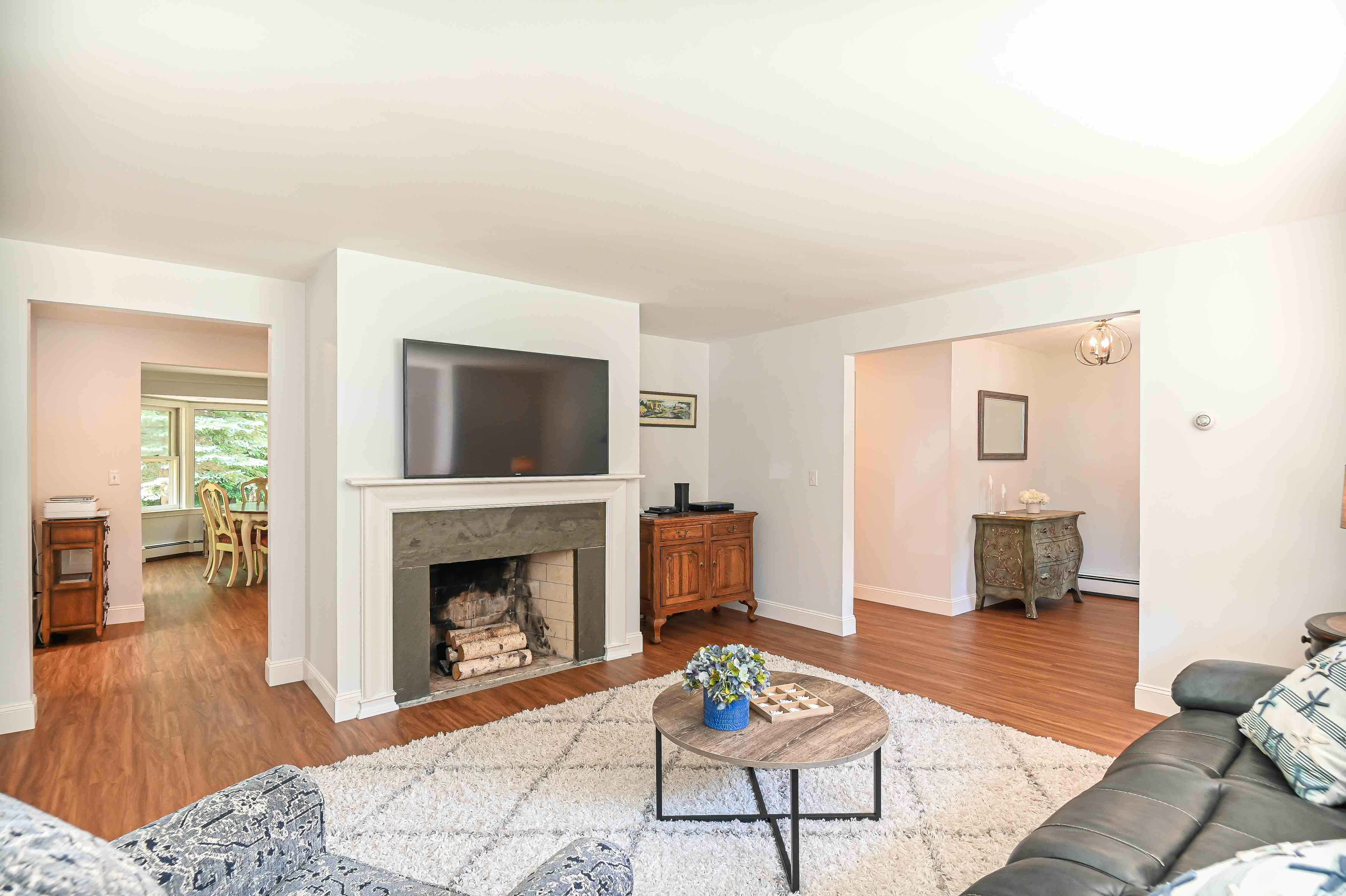 York, Maine, 03909, United States, 3 Bedrooms Bedrooms, ,3 BathroomsBathrooms,Residential,For Sale,1912030