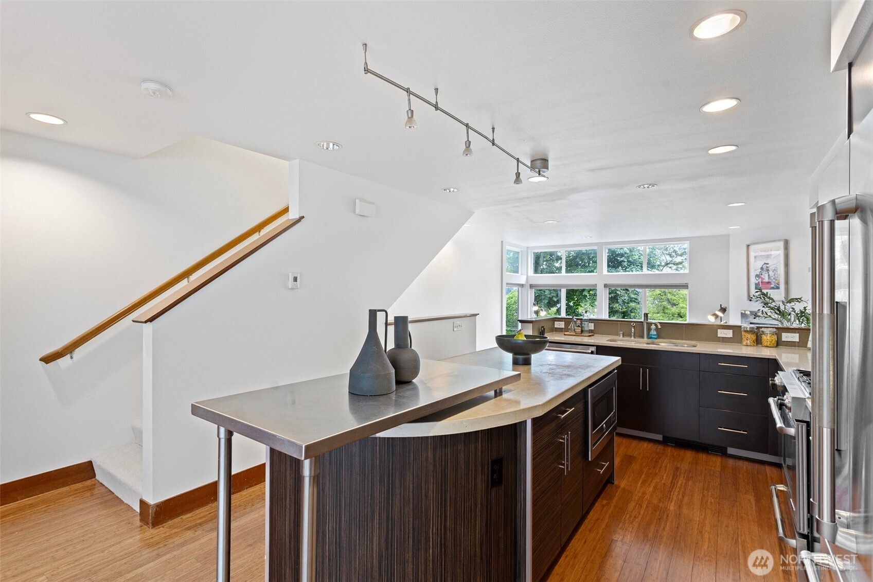 Seattle, Washington, 98109, United States, 3 Bedrooms Bedrooms, ,4 BathroomsBathrooms,Residential,For Sale,1976835