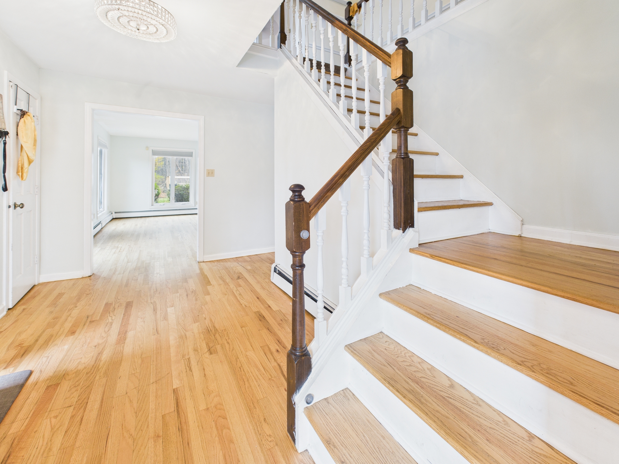 Prospect, Connecticut, 06712, United States, 4 Bedrooms Bedrooms, ,4 BathroomsBathrooms,Residential,For Sale,1987105