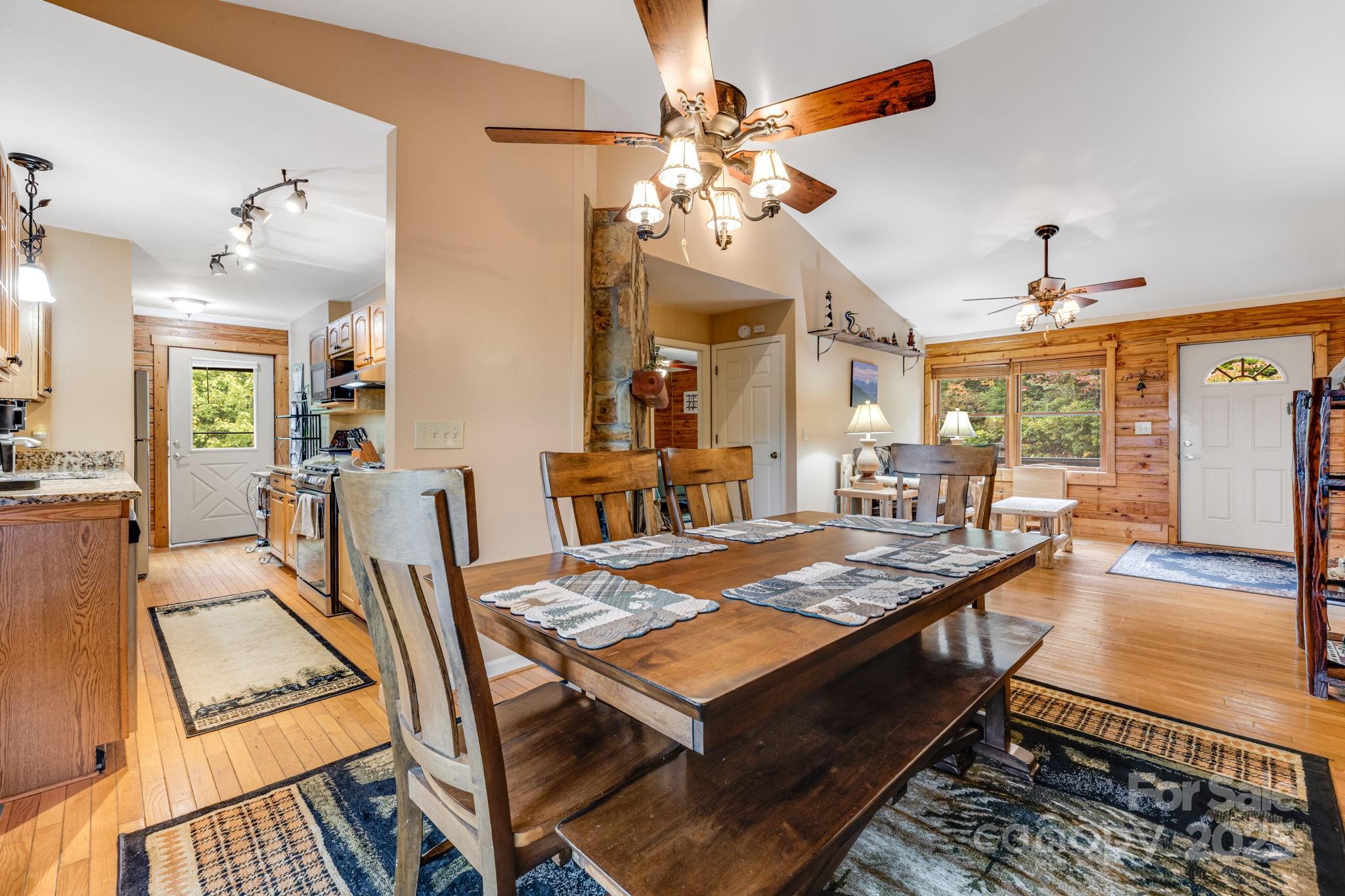 Spruce Pine, North Carolina, 28777, United States, 3 Bedrooms Bedrooms, ,3 BathroomsBathrooms,Residential,For Sale,1991683