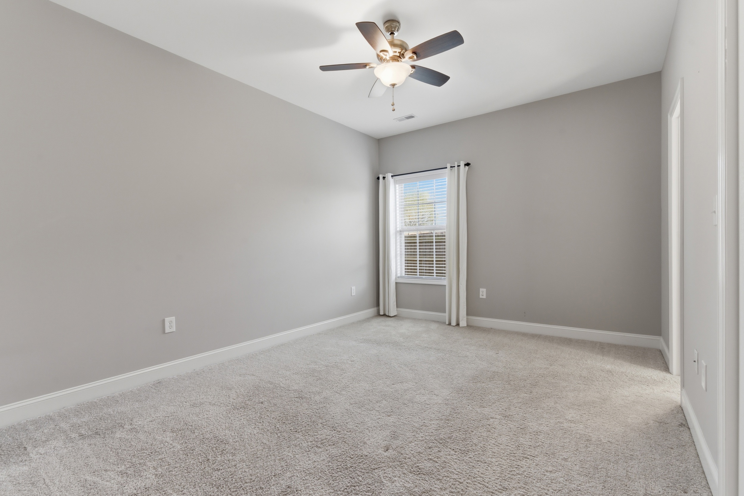  7320 Sanctuary Cove Drive SE - 物件實景