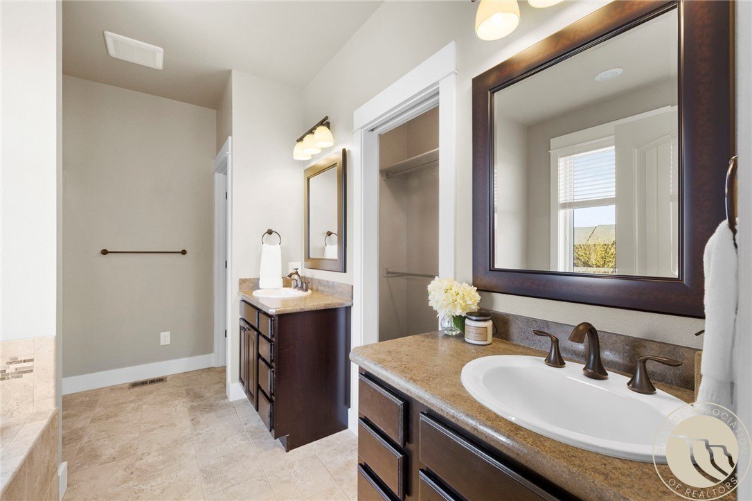 Billings, Montana, 59105, United States, 5 Bedrooms Bedrooms, ,3 BathroomsBathrooms,Residential,For Sale,1910602