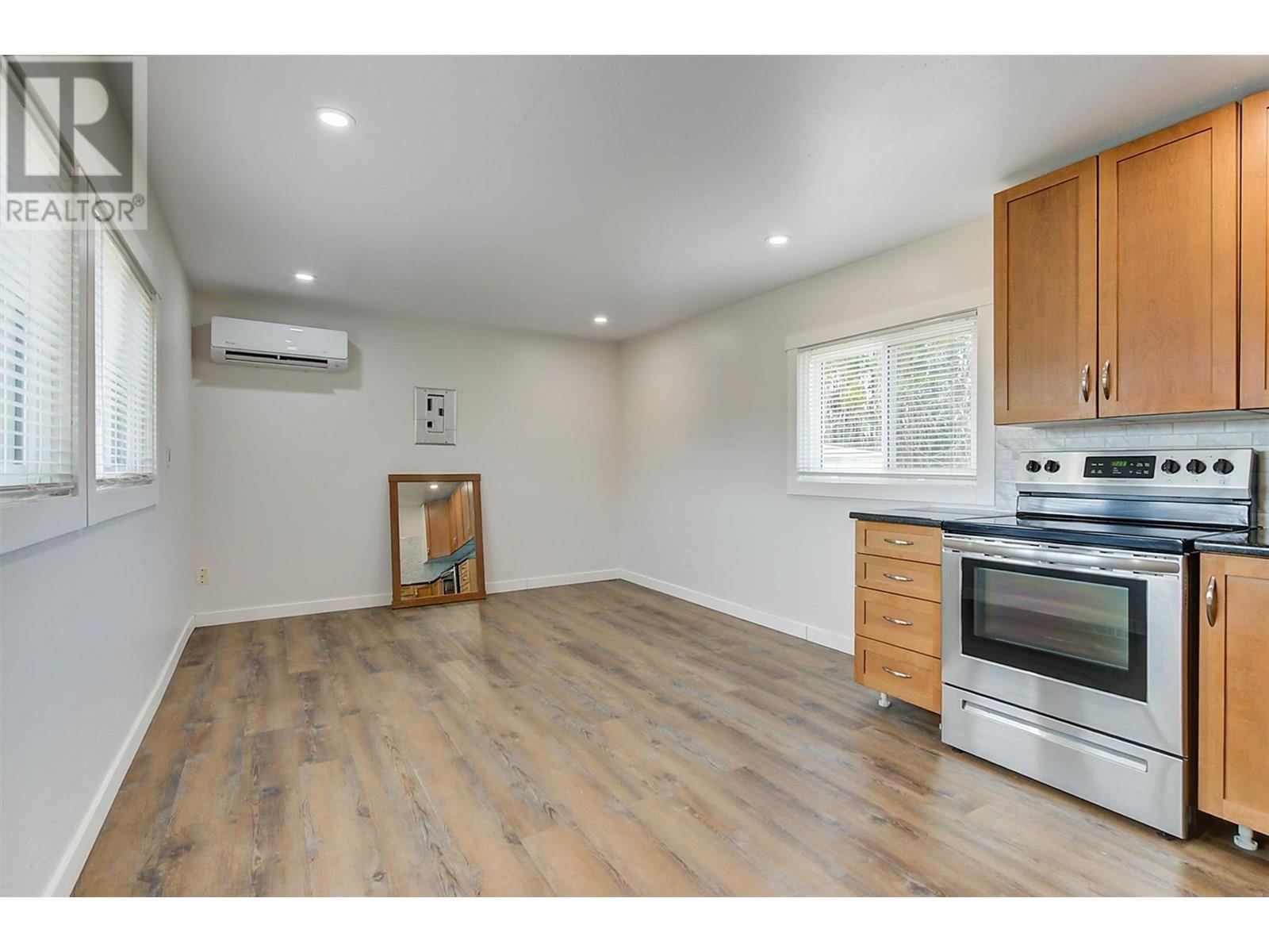 KELOWNA, British Columbia, V1V 2G6, CA, 5 Bedrooms Bedrooms, ,4 BathroomsBathrooms,Residential,For Sale,1838260