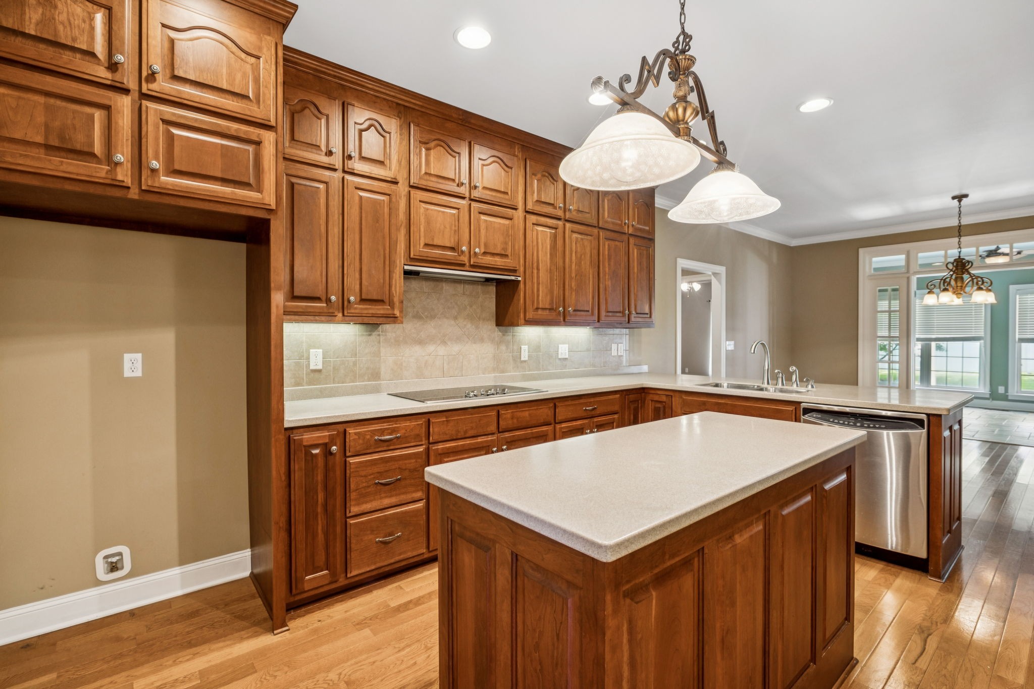 Manchester, Tennessee, 37355, United States, 4 Bedrooms Bedrooms, ,4 BathroomsBathrooms,Residential,For Sale,1937167