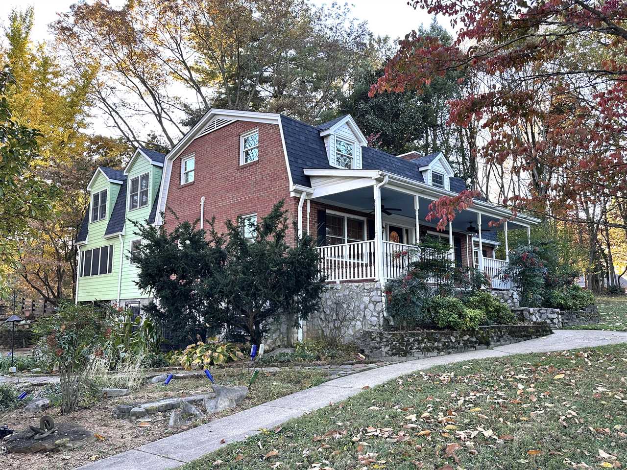 Bowling Green, Kentucky, 42103, United States, 4 Bedrooms Bedrooms, ,5 BathroomsBathrooms,Residential,For Sale,1991633