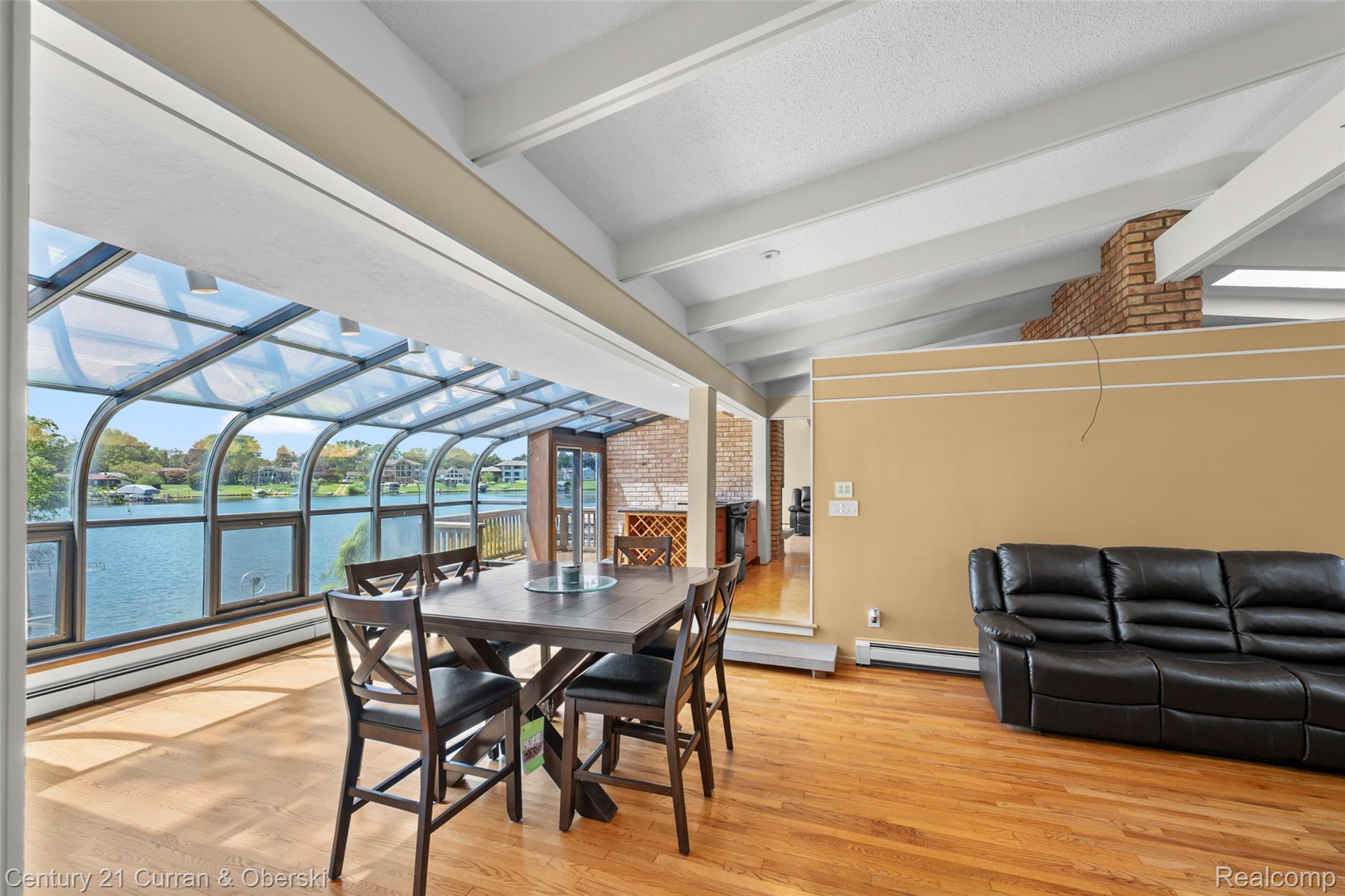 Walled Lake, Michigan, 48390, United States, 3 Bedrooms Bedrooms, ,3 BathroomsBathrooms,Residential,For Sale,1981243