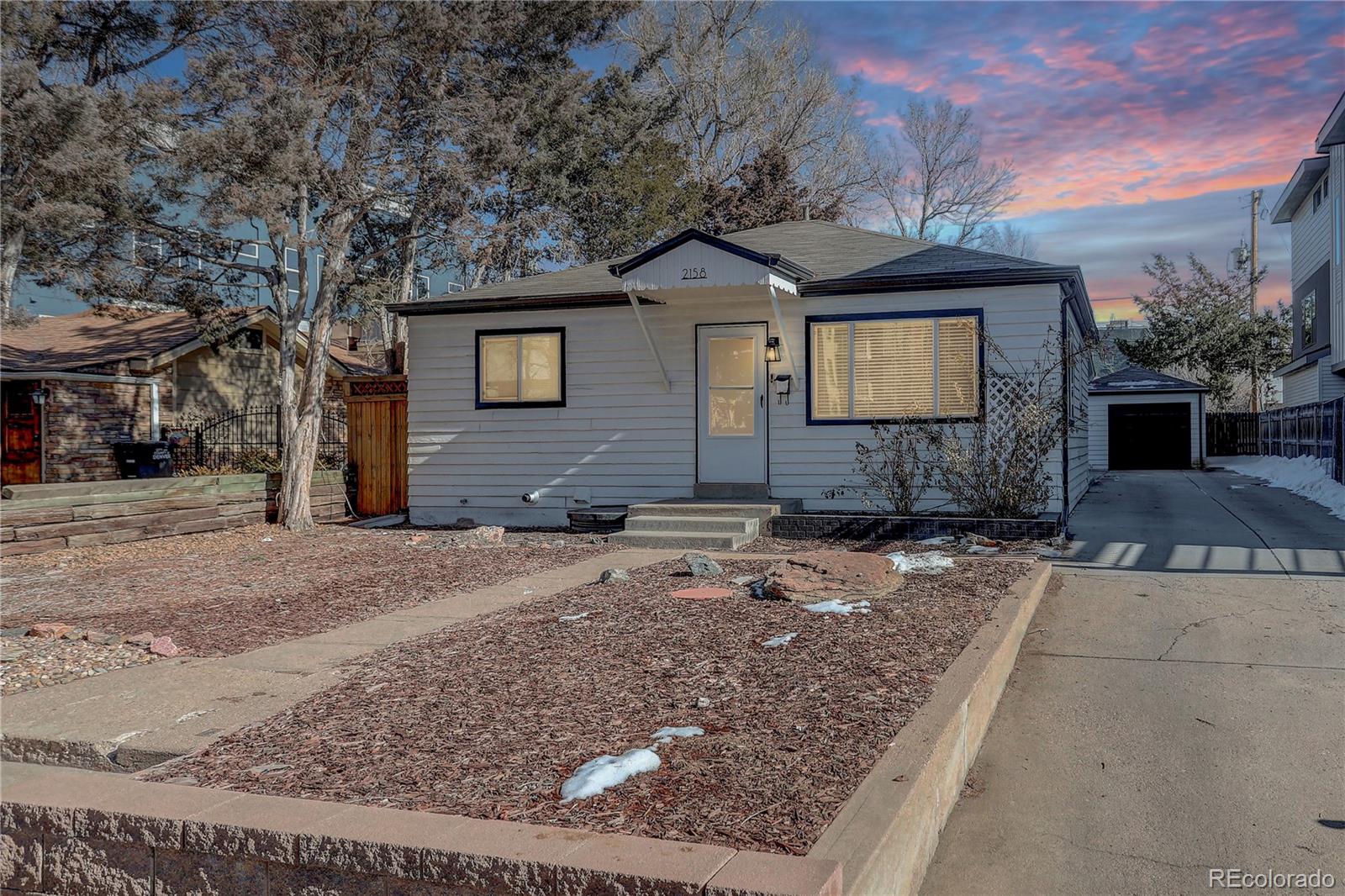 Denver, Colorado, 80222, United States, 2 Bedrooms Bedrooms, ,2 BathroomsBathrooms,Residential,For Sale,1965517