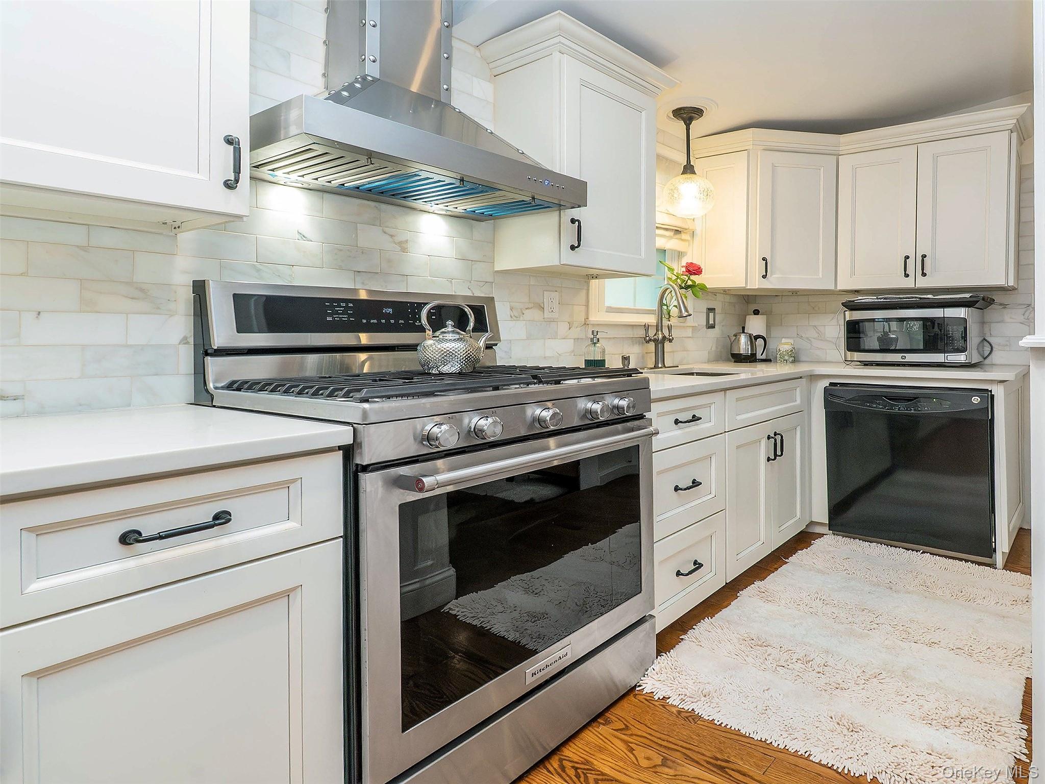  24 Maple Avenue, Sea Cliff, NY, 11579 - 物件實景