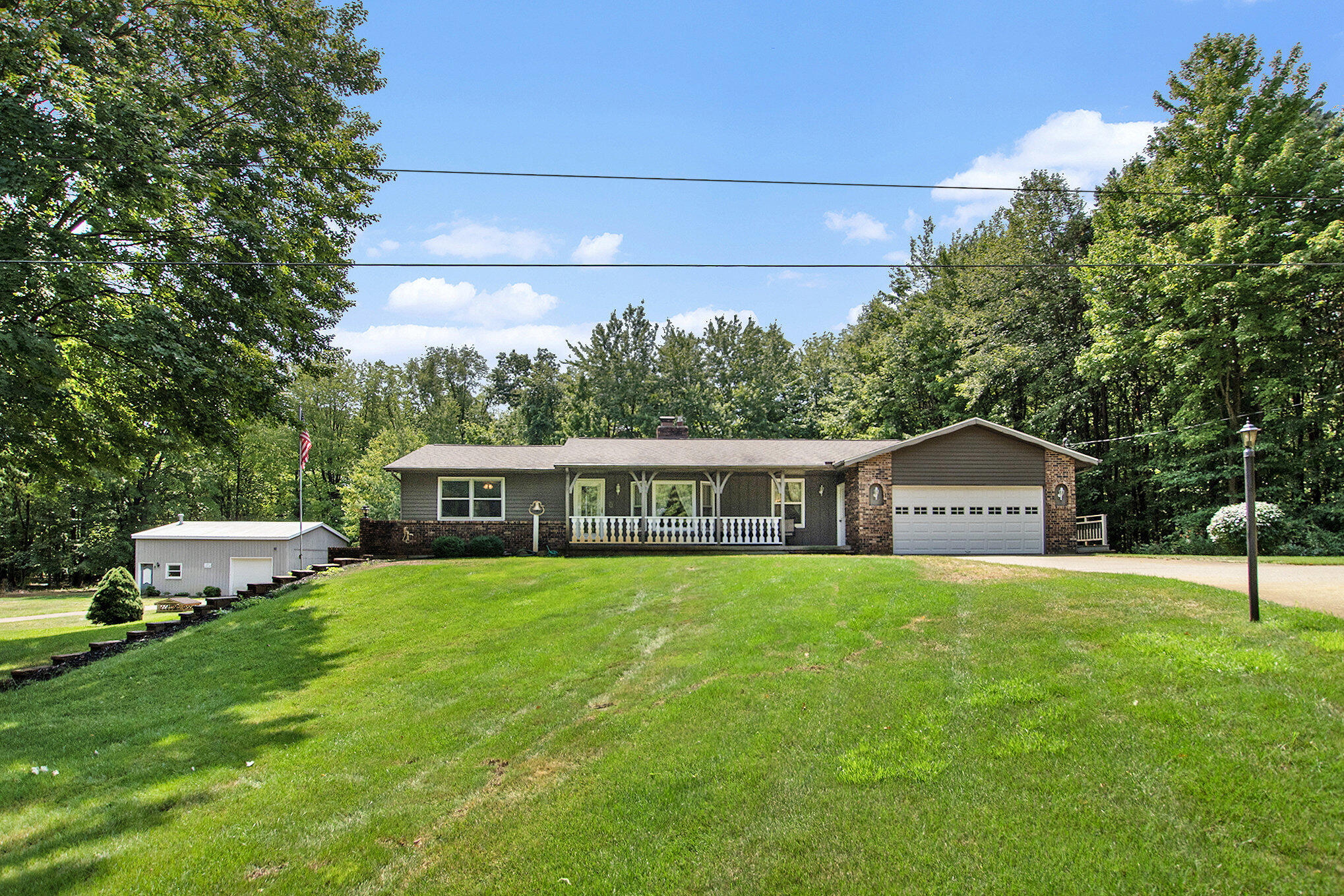 Holland, Michigan, 49424, United States, 3 Bedrooms Bedrooms, ,2 BathroomsBathrooms,Residential,For Sale,1918731