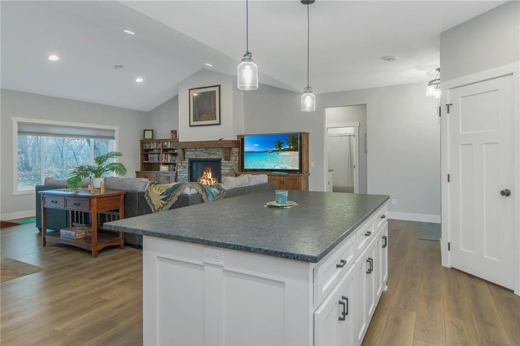 East Gull Lake, Minnesota, 56401, United States, 3 Bedrooms Bedrooms, ,1 BathroomBathrooms,Residential,For Sale,1928122