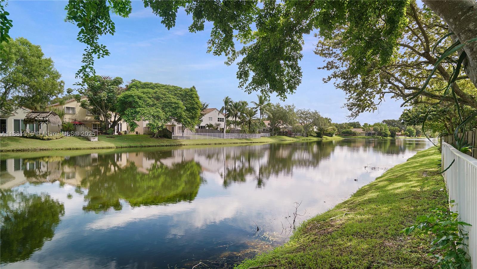 Plantation, Florida, 33322, United States, 3 Bedrooms Bedrooms, ,2 BathroomsBathrooms,Residential,For Sale,1947499