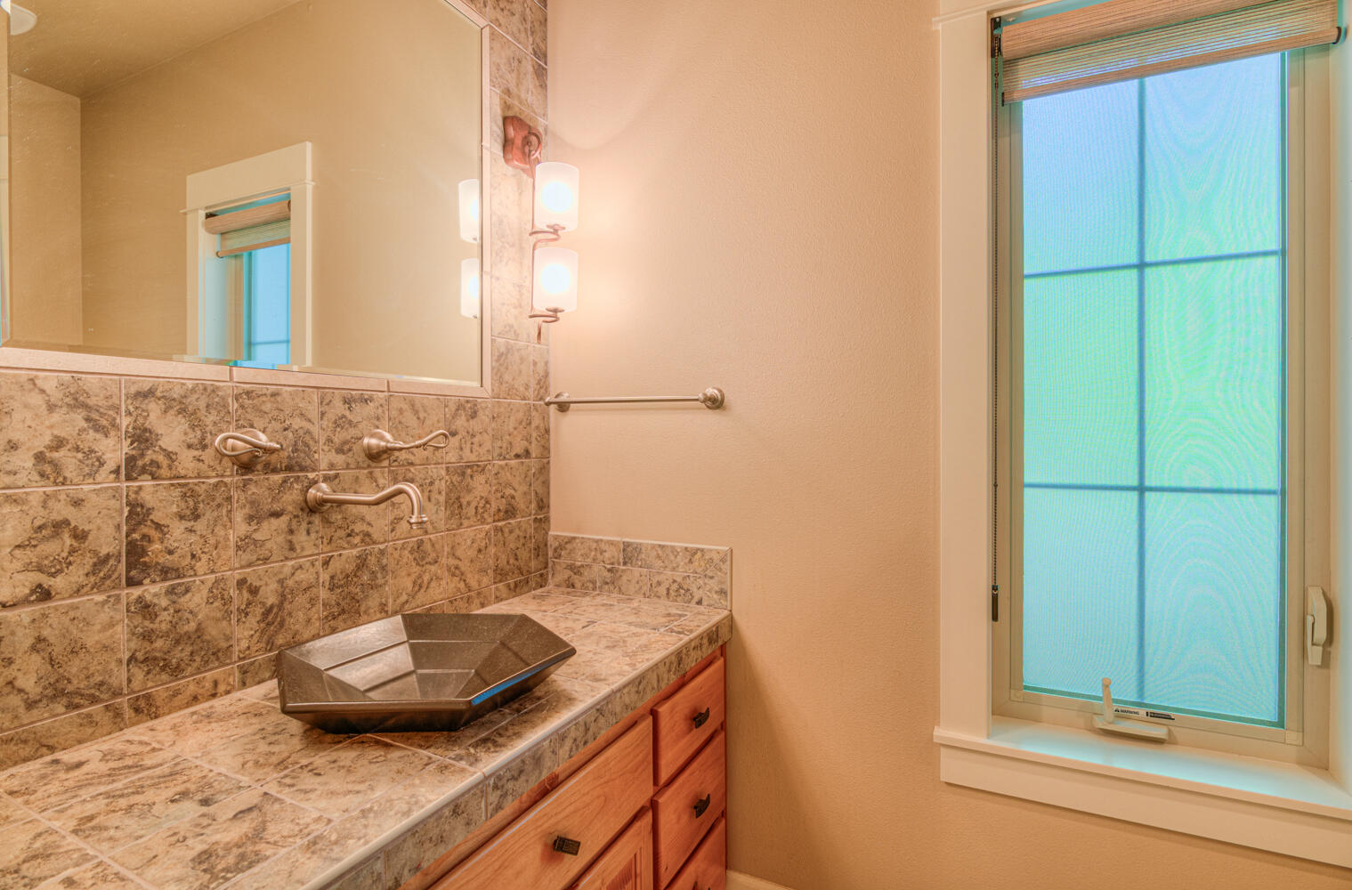 Bend, Oregon, 97703, United States, 4 Bedrooms Bedrooms, ,5 BathroomsBathrooms,Residential,For Sale,1979123