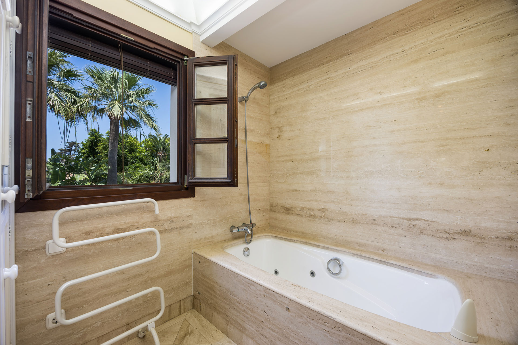  Detached villa with pool and garden in Vistahermosa - 物件實景