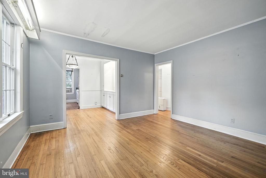 Silver Spring, Maryland, 20901, United States, 3 Bedrooms Bedrooms, ,1 BathroomBathrooms,Residential,For Sale,1928721