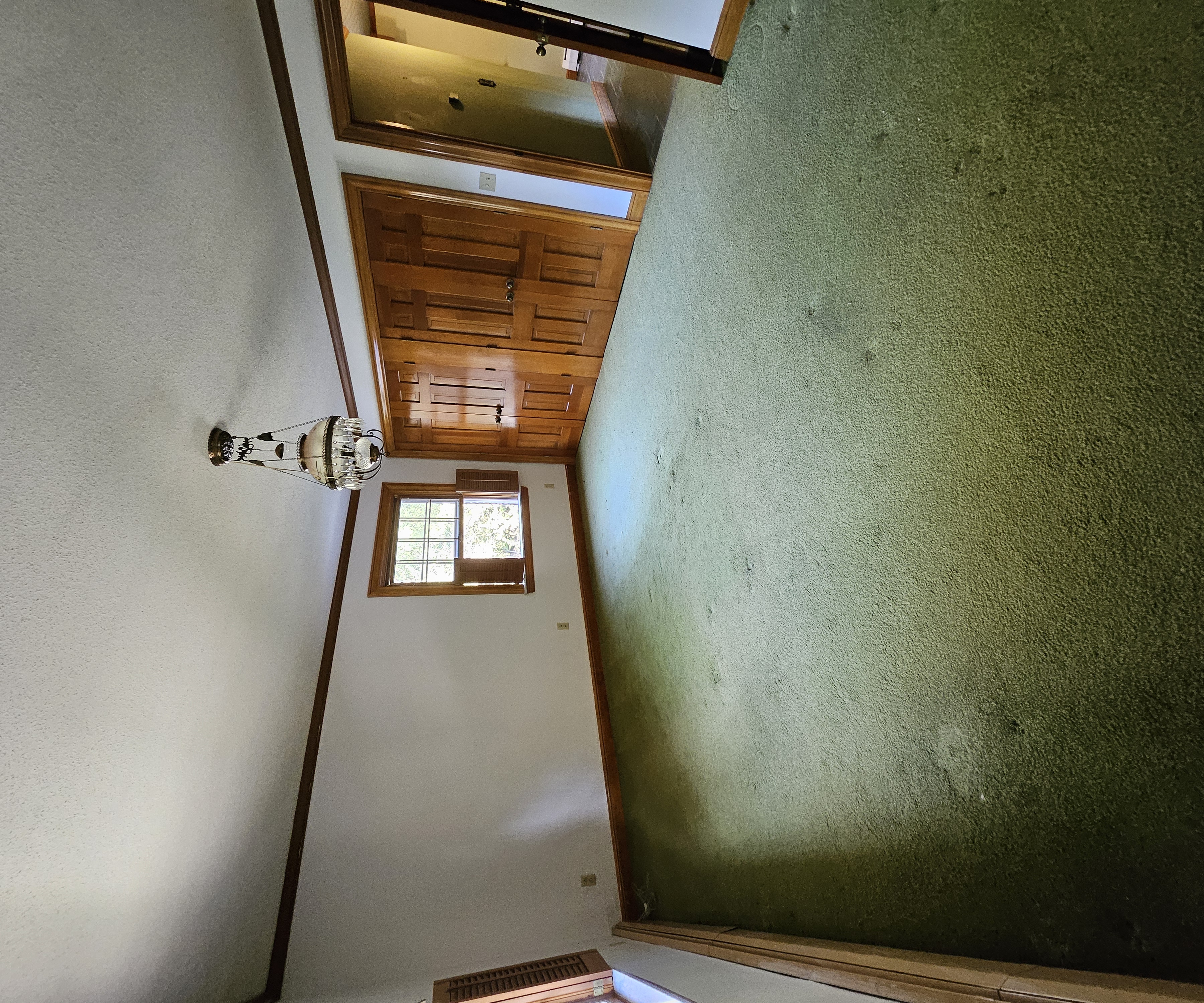 Hannibal, Missouri, 63401, United States, 3 Bedrooms Bedrooms, ,2 BathroomsBathrooms,Residential,For Sale,1981239