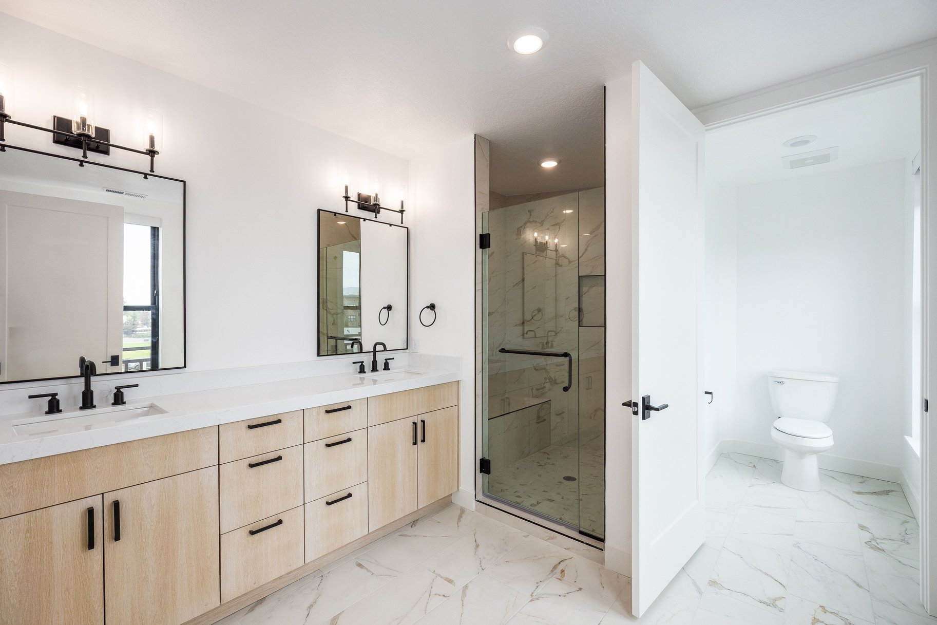  Newly Released Penthouse-Style Living in The Heart of Holladay Village - 物件實景