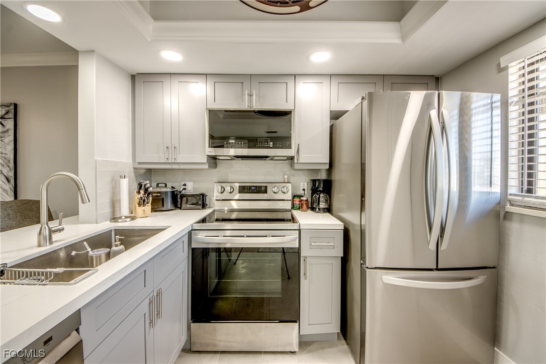 Fort Myers Beach, Florida, 33931, United States, 2 Bedrooms Bedrooms, ,2 BathroomsBathrooms,Residential,For Sale,2009064