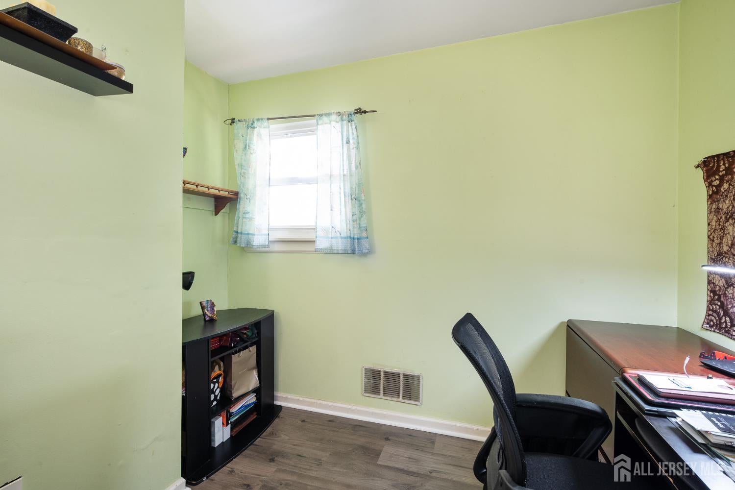 North Brunswick, New Jersey, 08902, United States, 4 Bedrooms Bedrooms, ,3 BathroomsBathrooms,Residential,For Sale,1979106