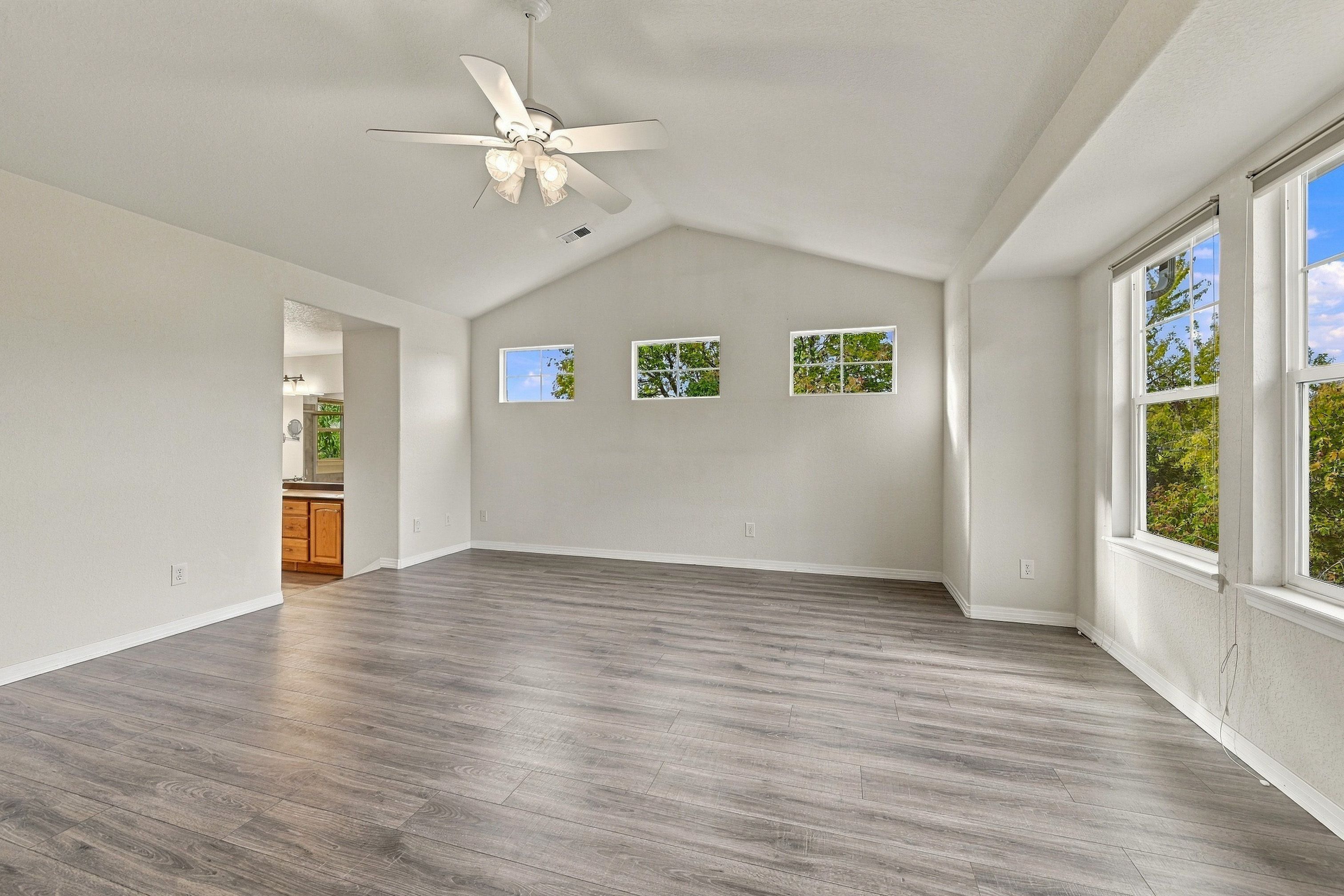  Beautifully updated and ideally located in desirable McKay Landing - 物件實景