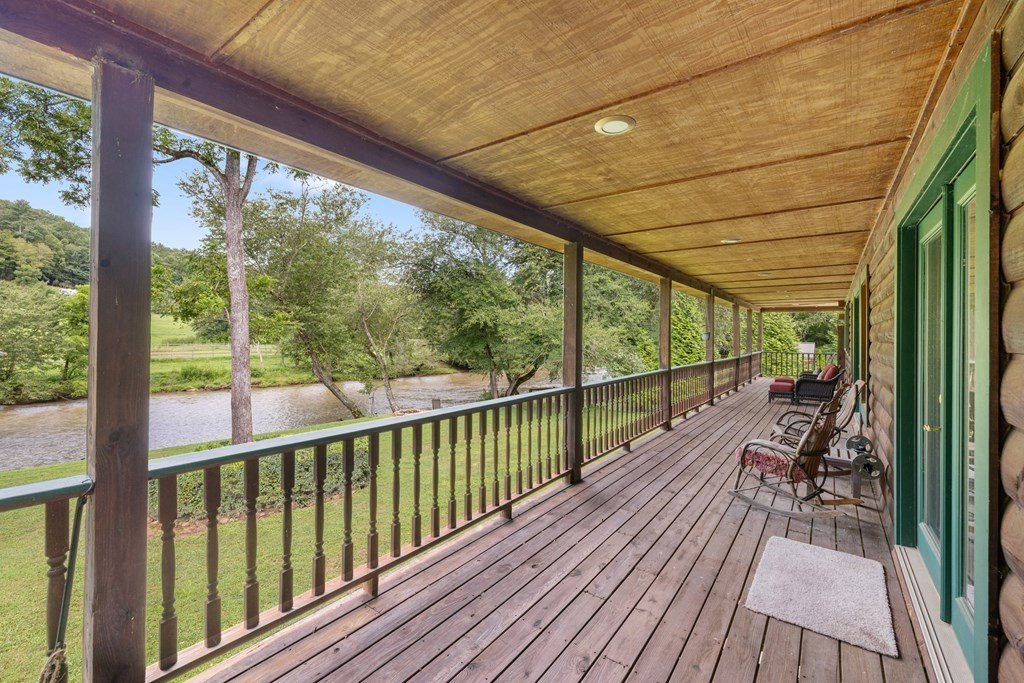 Hayesville, North Carolina, 28904, United States, 3 Bedrooms Bedrooms, ,4 BathroomsBathrooms,Residential,For Sale,1909515