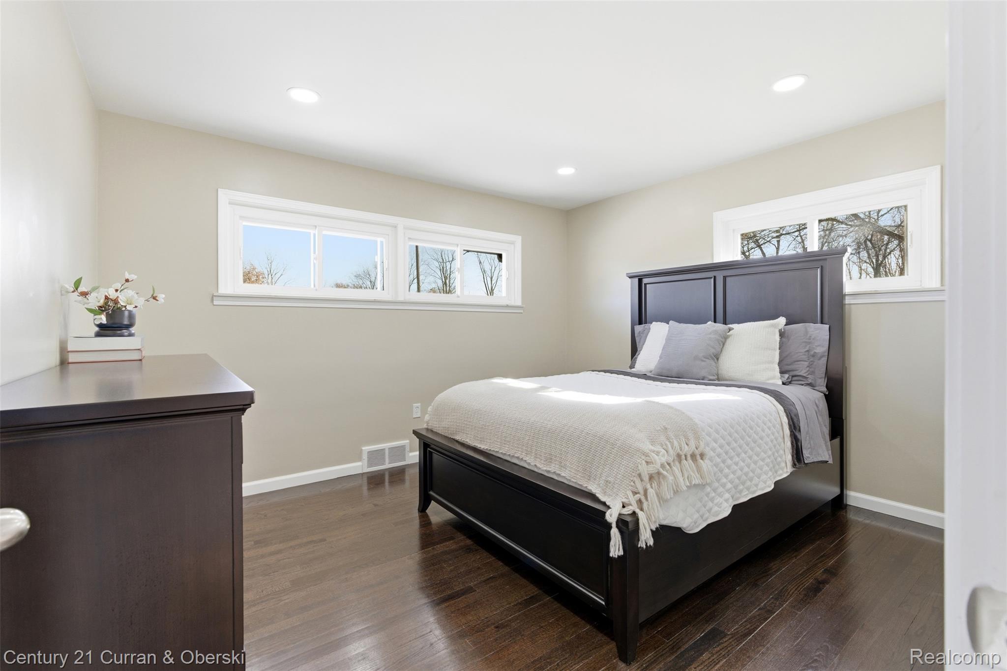 Brownstown Charter Township, Michigan, 48174, United States, 3 Bedrooms Bedrooms, ,2 BathroomsBathrooms,Residential,For Sale,1996649