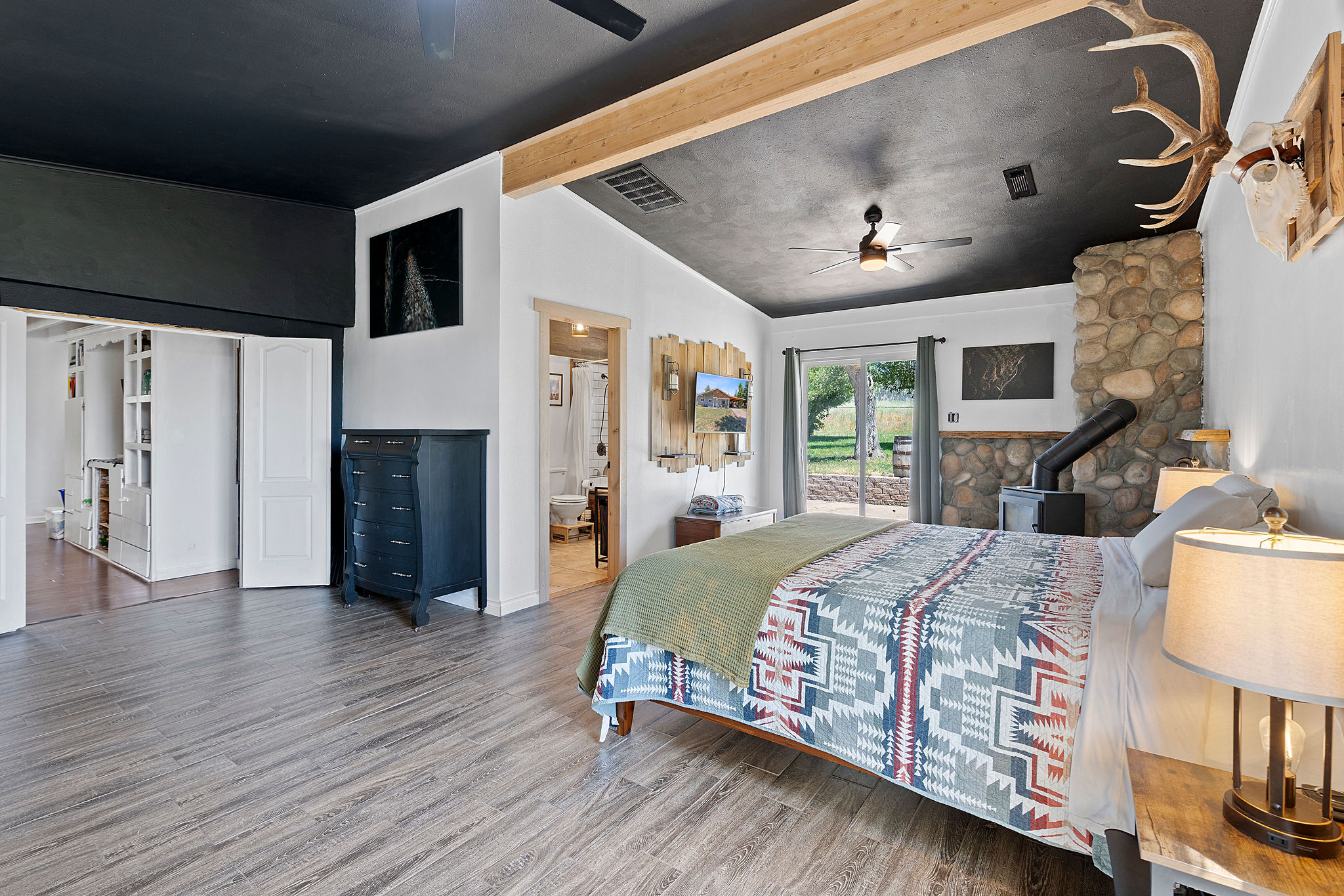 Prineville, Oregon, 97754, United States, 3 Bedrooms Bedrooms, ,2 BathroomsBathrooms,Residential,For Sale,1865780
