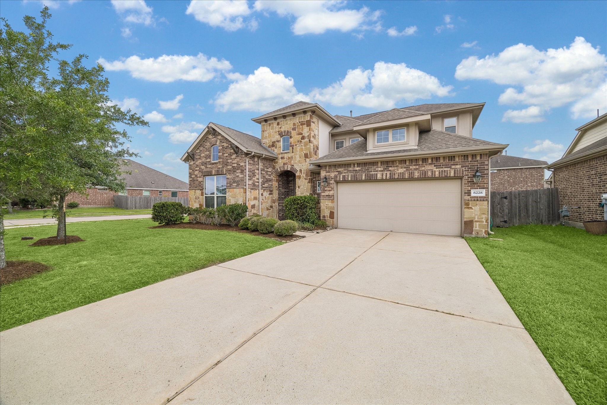  6228 Watford Drive - 物件實景