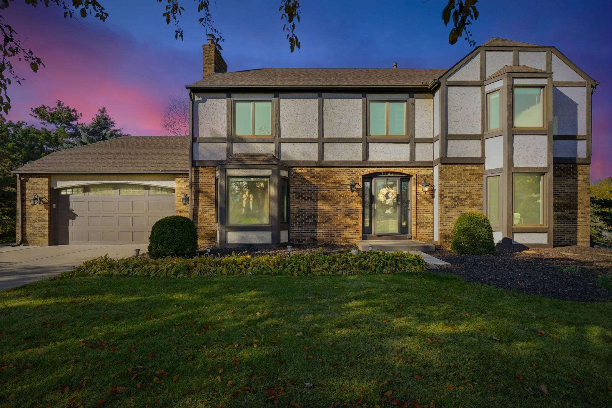 Woodbury, Minnesota, 55125, United States, 4 Bedrooms Bedrooms, ,2 BathroomsBathrooms,Residential,For Sale,1991775