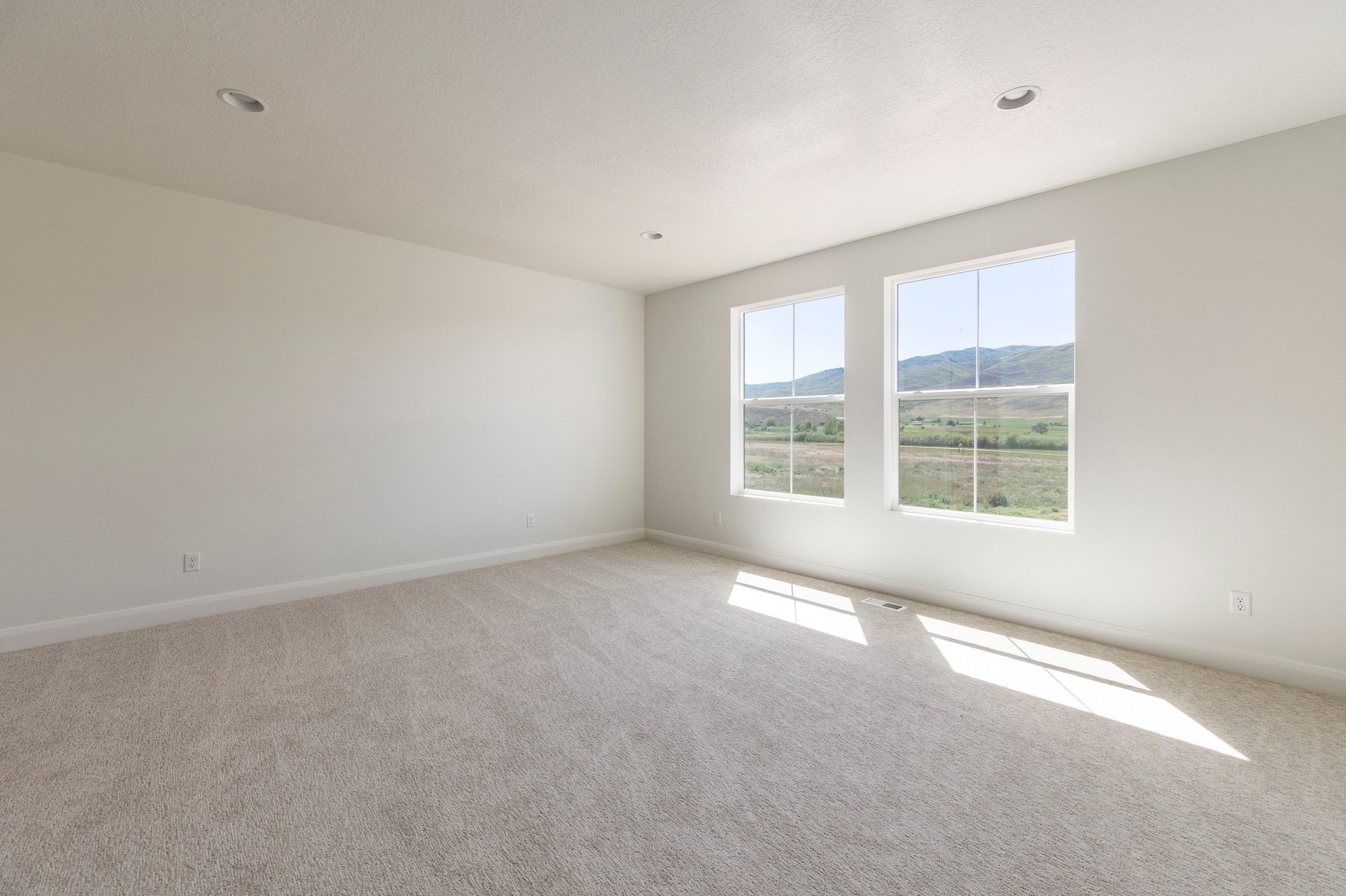  New Construction in Countryside Estates - 物件實景