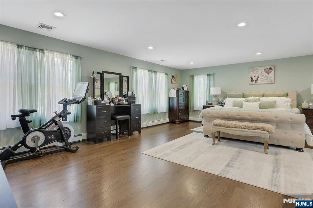 Old Tappan, New Jersey, 07675, United States, 4 Bedrooms Bedrooms, ,3 BathroomsBathrooms,Residential,For Sale,1906748