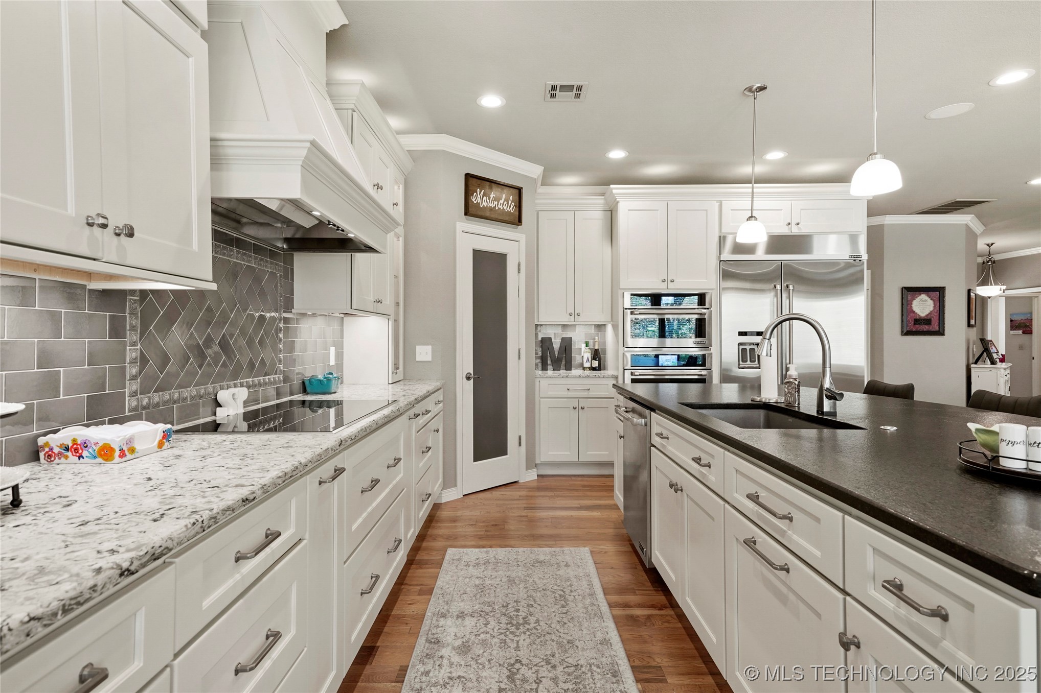 Catoosa, Oklahoma, 74015, United States, 3 Bedrooms Bedrooms, ,3 BathroomsBathrooms,Residential,For Sale,1987944