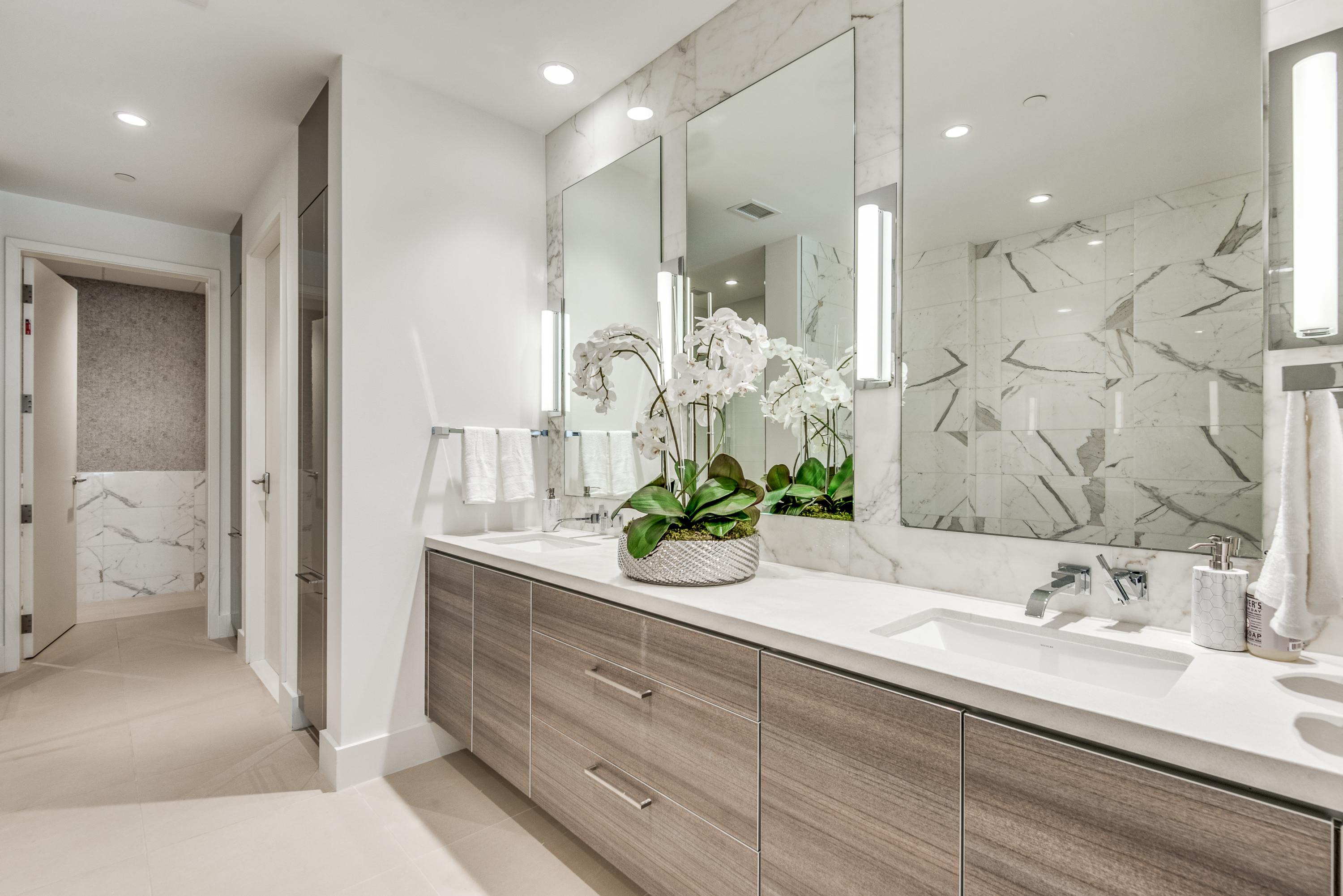  A Private, Contemporary Retreat with Unmatched Walkability - 物件實景