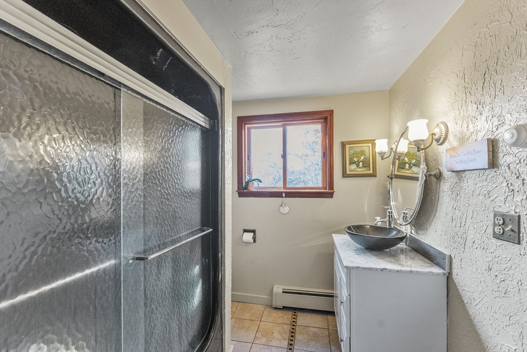 Plymouth, Massachusetts, 02360, United States, 3 Bedrooms Bedrooms, ,4 BathroomsBathrooms,Residential,For Sale,1994439