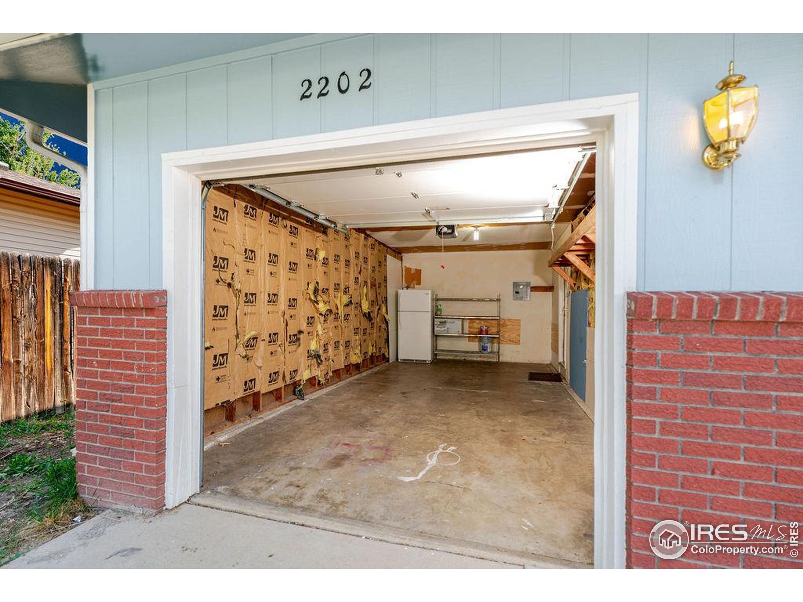 Longmont, Colorado, 80501, United States, 4 Bedrooms Bedrooms, ,2 BathroomsBathrooms,Residential,For Sale,1941984