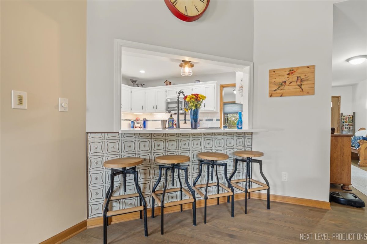 Leland, Illinois, 60531, United States, 3 Bedrooms Bedrooms, ,3 BathroomsBathrooms,Residential,For Sale,1980976